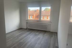 ruhige, sonnige 5-Zimmer-Wohnung mit Balkon in Köln- Rodenkirchen / Weiß – Die vollständige Adresse der Immobilie erhältst du vom Anbieter., 50999 Weiß, Köln – Vorschaubild 15