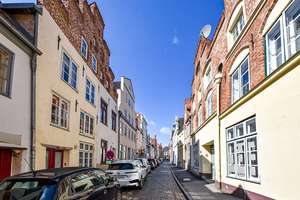 Liebevoll sanierte, denkmalgeschützte DHH: Ein Juwel auf der historischen Lübecker Altstadtinsel!