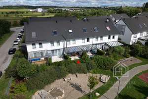 F&D |  Charmantes Reihenmittelhaus mit Garage nahe Klinikum – Die vollständige Adresse der Immobilie erhältst du vom Anbieter., 78052 Villingen, Villingen-Schwenningen – Vorschaubild 1