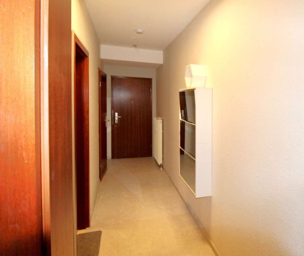 Immobilie in Baden-Baden - Gepflegte 2-Zimmer-Wohnung mit Balkon und Tiefgarage! - Bild 4