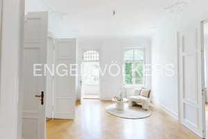 Wunderschöne Beletage - Altbauwohnung in zentraler Stadtlage – Wiesbaden – Vorschaubild 2