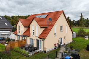 ***MODERNE DOPPELHAUSHÄLFTE IN SEEVETAL-LINDHORST ZU VERKAUFEN*** – Mühlenbogen 18 a, 21218 Seevetal – Vorschaubild 2
