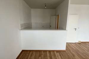 3-Raumwohnung im 2.OG mit Balkon und optimaler Raumaufteilung – Breitscheidstraße 19, 39114 Herrenkrug, Magdeburg – Vorschaubild 2