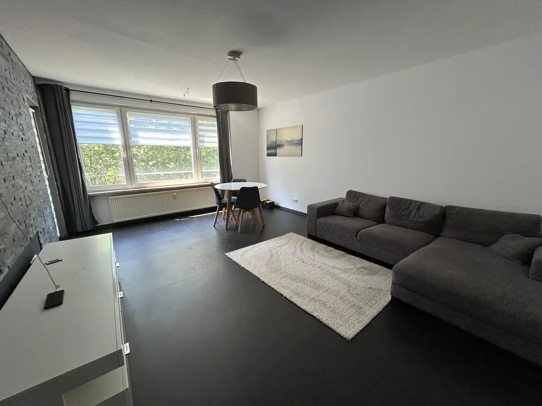 Modernisierte 3-Zimmer-Wohnung in Salzgitter-Fredenberg – Wohnzimmer
