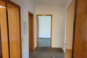 Schöne Doppelhaushälfte mit 2 Wohnungen und Ausbaumöglichkeit im Dachgeschoss in ruhiger Lage – Die vollständige Adresse der Immobilie erhältst du vom Anbieter., 90427 Almoshof, Nürnberg – Vorschaubild 3