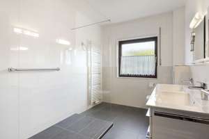 Großzügiger Bungalow mit sonnigem Garten im Ratinger Grachtenviertel  – Die vollständige Adresse der Immobilie erhältst du vom Anbieter., 40880 West, Ratingen – Vorschaubild 10