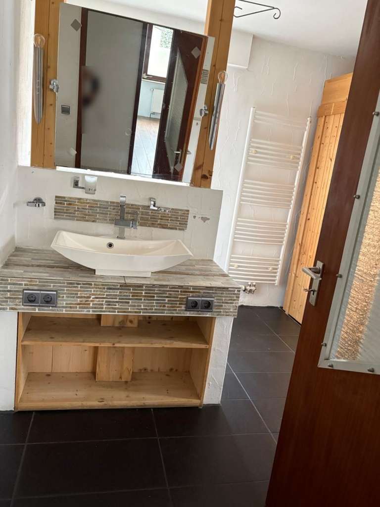 Immobilie in Sundern - Einfamilienhaus in Sundern mit Wellnesselementen im Grünen - Bild 3