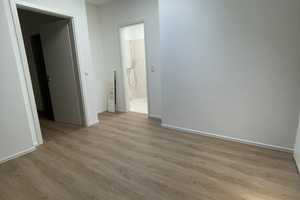 Stilvolle 4-Zimmer-Penthouse-Wohnung mit luxuriöser Innenausstattung mit Einbauküche in Mannheim – Mannheim – Vorschaubild 4