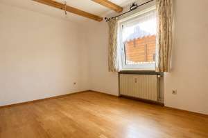 Zweifamilienhaus mit Ausbaureserve, Potenzial für drei Wohneinheiten in Toplage von Bruckmühl – Die vollständige Adresse der Immobilie erhältst du vom Anbieter., 83052 Bruckmühl – Vorschaubild 7
