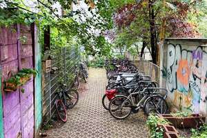 GRÜNDERZEIT-ALTBAUWOHNUNG MIT 2 BALKONEN, AUFZUG UND ENERGIEEFFIZIENZKLASSE B IN BESTLAGE – Liebigstraße 36, 10247 Friedrichshain, Berlin – Vorschaubild 31