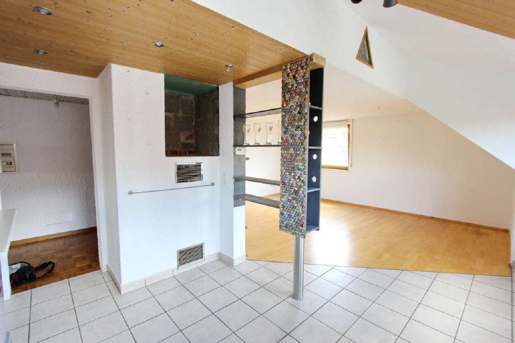 Immobilie in Wangen im Allgäu - Sofort beziehbare, helle Dachgeschoss-Wohnung in Lauflage zur Altstadt - Bild 2