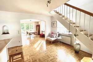 Top-saniertes 1-2-Familienhaus mit großem Garten und Panoramablick - freiwerdend – Regensburg (Kreis) – Vorschaubild 2