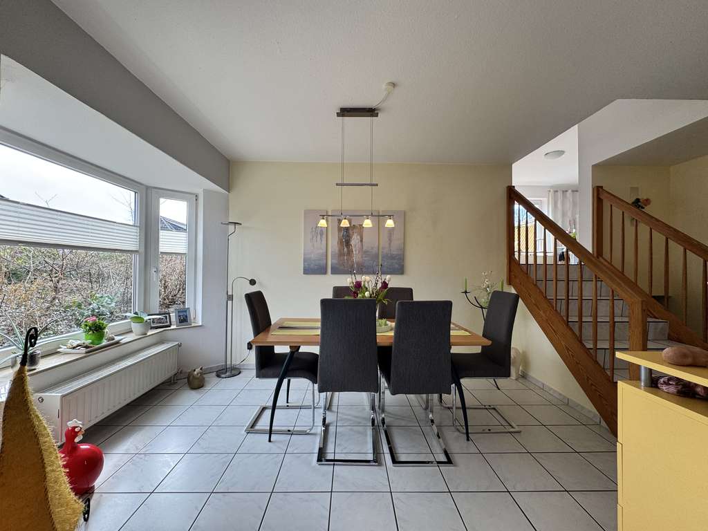 Immobilie in Bönebüttel - Wohnen wie im eigenen Haus - Erdgeschosswohnung auf zwei Ebenen mit Garten - Bild 2