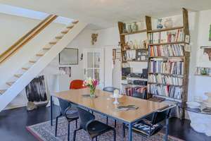 Ein Zuhause mit Charakter | großzügige Maisonette-Wohnung mit Balkon im Herzen Düsseldorfs