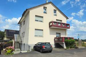 Ansprechende 2,5-Zimmer-Dachgeschosswohnung mit hochwertiger EBK u. Garage in bevorzugter Wohnlage v
