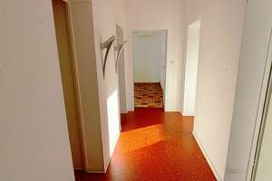 Großzügiges 3-Parteienhaus in angenehmer zentraler Wohnlage von Pfungstadt – Die vollständige Adresse der Immobilie erhältst du vom Anbieter., 64319 Pfungstadt – Vorschaubild 4