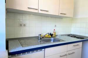 Gepflegte und geräumige 1-Zimmer-Wohnung mit Einbauküche und Teilmöblierung – Görzerstr 110, 81549 Balanstraße-West, München – Vorschaubild 4