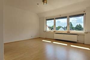 MANNELLA *Zentrale Lage mit Gartennutzung & Garage* Sonnige Dachgeschosswohnung in Troisdorf – Die vollständige Adresse der Immobilie erhältst du vom Anbieter., 53840 Troisdorf – Vorschaubild 8