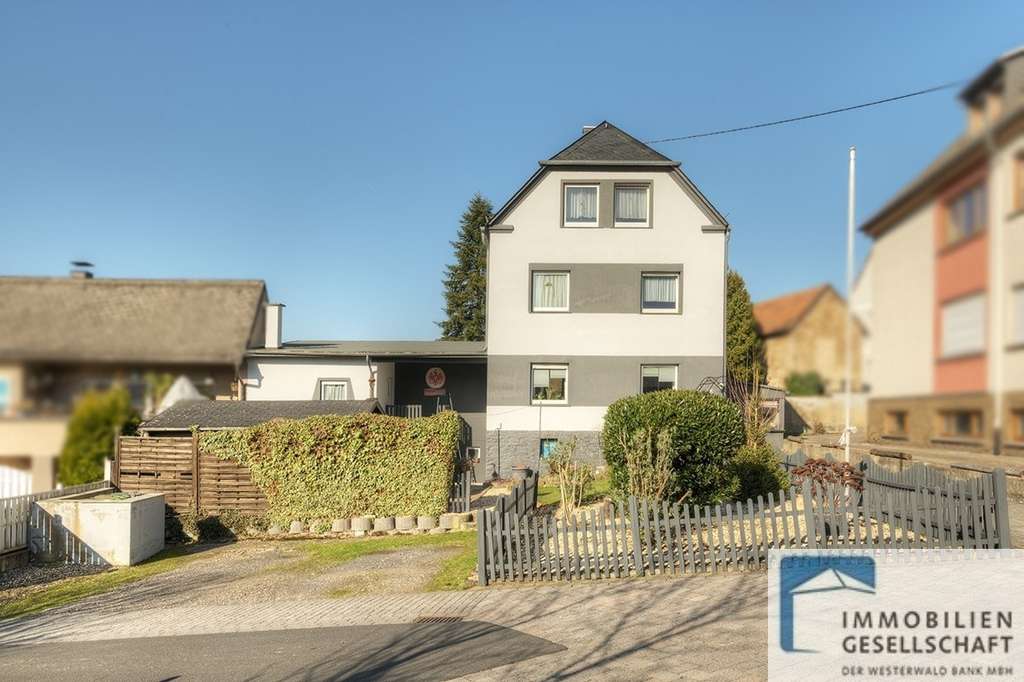 Immobilie in Hillscheid - Haus mit viel Platz für Familie und Hobbies - Bild 0