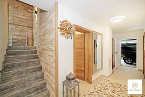 WOHNEN IN NATÜRLICHSTER FORM - DREI WOHNEBENEN - HOCHWERTIGSTE AUSSTATTUNG - LIFT - AUSSENPOOL ! – Die vollständige Adresse der Immobilie erhältst du vom Anbieter., 83607 Holzkirchen – Vorschaubild 4
