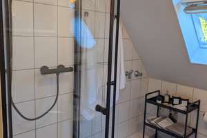 Liebevoll möblierte all-inclusive Pendlerwohnung | Einziehen & sofort wohlfühlen | Derendorf – Ulmenstraße 202, 40468 Derendorf, Düsseldorf – Vorschaubild 5