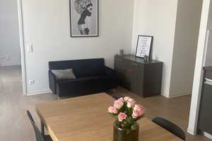 Dachgeschoss- Wohnung mit Terrasse, möbliert & ALL- INCLUSIVE Miete!- über den Dächern Düsseldorfs – Merziger Straße 19 a/b, 40476 Düsseldorf – Vorschaubild 2