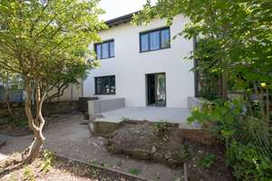 Ihr Neubaugefühl im kernsanierten Zuhause – Garten, Licht & Gestaltungsfreiheit – Die vollständige Adresse der Immobilie erhältst du vom Anbieter., 64295 Darmstadt-West, Darmstadt – Vorschaubild 2