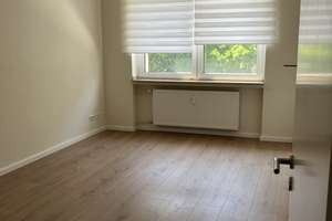Wohnen mit Charakter: 2-Zimmer-Wohnung in Pempelfort, mit Einbauküche, Wannenbad und Balkon – Annastraße 45, 40477 Pempelfort, Düsseldorf – Vorschaubild 3