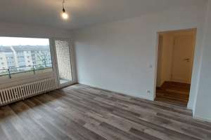 Hier ist die Einbauküche schon drin! Sanierte 2 Zimmer Wohnung mit Balkon in Krefeld! – Kempener Allee 162, 47803 Benrad-Nord, Krefeld – Vorschaubild 3