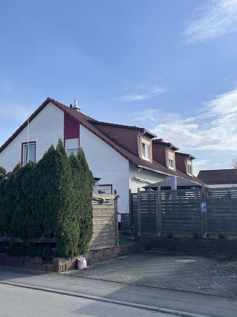 Immobilie in Neckarwestheim - Familienfreundliche, ruhig gelegene Doppelhaushälfte mit großzügiger Terrasse/ Garten und Garage - Bild 1