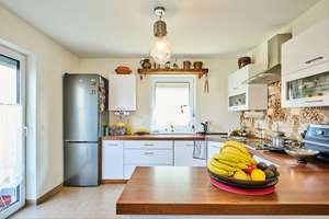 Moderne Doppelhaushälfte mit zwei Terrassen und Garten in ruhiger Wohnlage. – Die vollständige Adresse der Immobilie erhältst du vom Anbieter., 94315 Alburg, Straubing – Vorschaubild 10