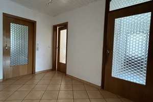 Viel Platz für zwei Familien – ZFH mit Balkon, Terrasse und großem Grundstück in 91719 Heidenheim – Die vollständige Adresse der Immobilie erhältst du vom Anbieter., 91719 Heidenheim – Vorschaubild 6