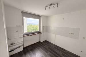 Lichtdurchflutete 3 Zimmer Wohnung mit eigenem Tiefgaragenstellplatz zu verkaufen – Breslauerstraße 16, 89231 Neu-Ulm – Vorschaubild 5