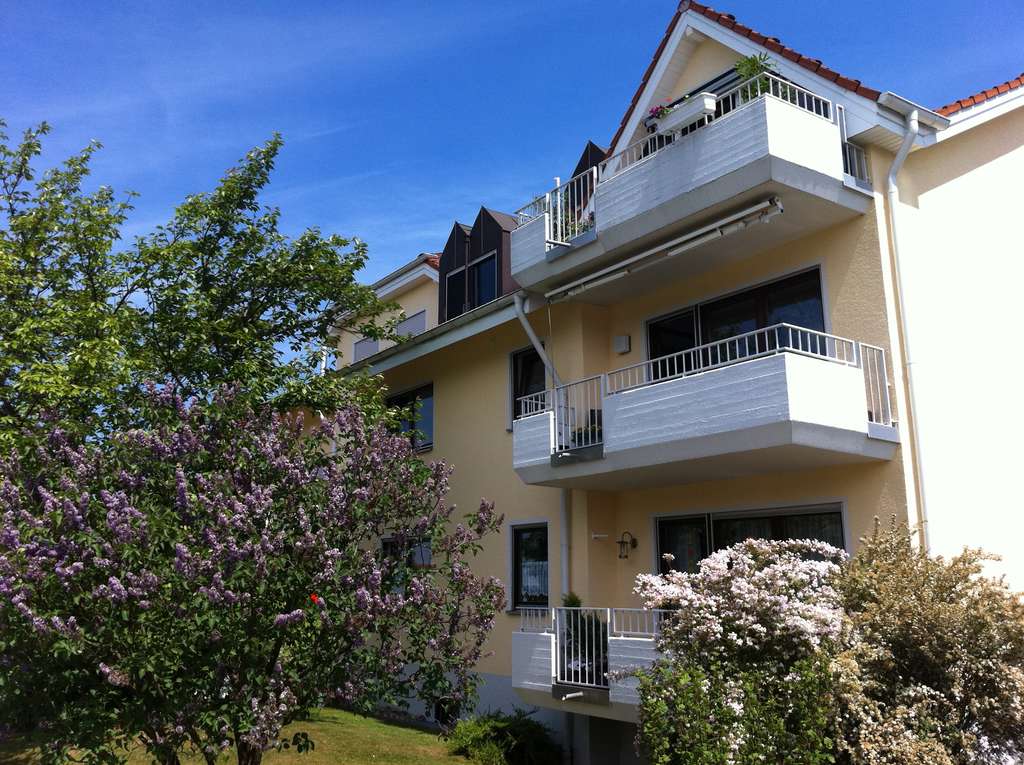 Immobilie in Gomaringen - Helle 2,5 Zimmer-Wohnung mit sonnigem Südbalkon  - Bild 0