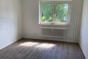 Sanierte Wohnung : individuelle 2,5-Zimmer-Wohnung fußläufig zur HDW – Augustenstr. 21, 24143 Kiel – Vorschaubild 1