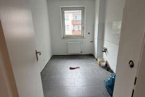 Frisch renovierte 3-Zimmer-Wohnung mit Balkon in Frankfurt-Hausen | ca. 70 m² – 60488 Hausen, Frankfurt am Main – Vorschaubild 4