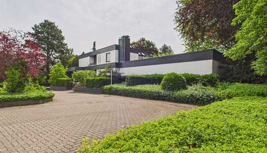 Bild von Exklusives Architektenhaus mit Indoor-Pool und Traumgarten – Ein unvergleichliches Unikat!