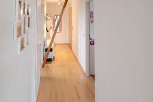 Oberkassel! Großzügige Dachgeschosswohnung mit Panoramafenster – Die vollständige Adresse der Immobilie erhältst du vom Anbieter., 40547 Oberkassel, Düsseldorf – Vorschaubild 7