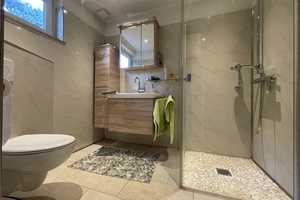 Zweifamilienhaus mit ca. 310m² Wohn- / Nutzfläche * 607m² Grundstück in Hanglage – Stormarn (Kreis) – Vorschaubild 6