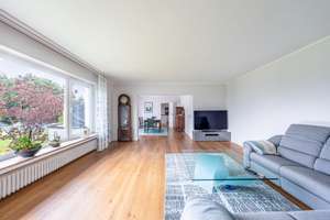 Ihr Familienparadies in Ehringhausen: Viel Platz, eigener Pool & Sauna – Die vollständige Adresse der Immobilie erhältst du vom Anbieter., 42859 Ehringhausen, Remscheid – Vorschaubild 4