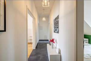 Möbliert: Wunderschöne Dachgeschosswohnung in Schwabing – Die vollständige Adresse der Immobilie erhältst du vom Anbieter., 80805 Neufreimann, München – Vorschaubild 10