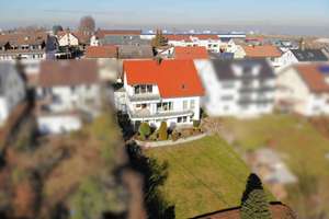 Rarität: Tolles 2-3-Familienhaus mit 1A-Aussicht – Die vollständige Adresse der Immobilie erhältst du vom Anbieter., 71229 Leonberg – Vorschaubild 1