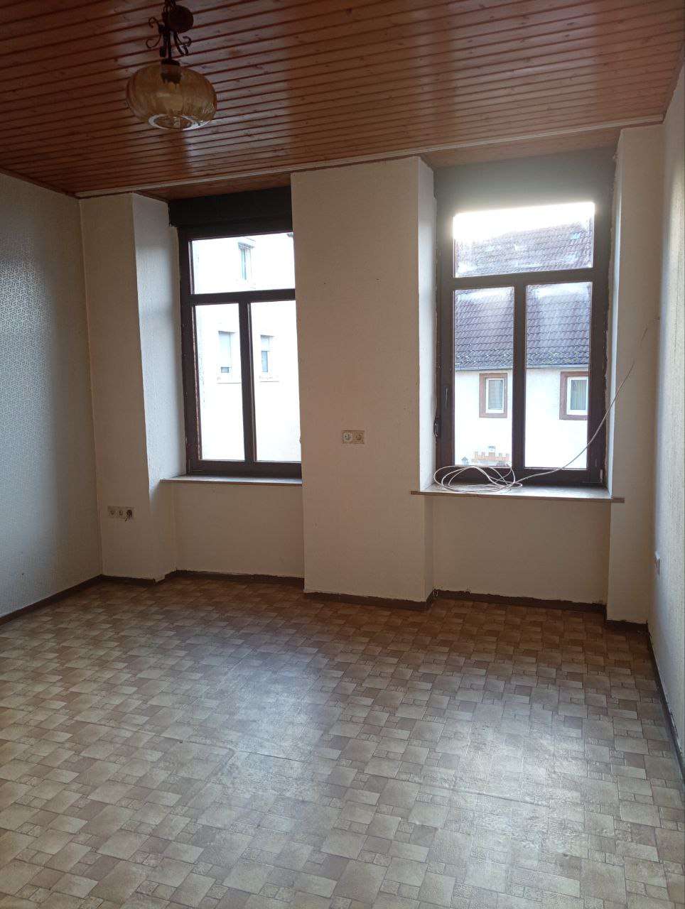 Kauf: VB 45.999€, 6 Zi. Wohnung (120 m²) & separates Grundstück, Kusel Kreis – Bild 1