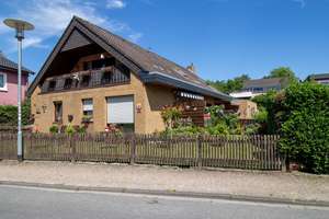 Großzügiges Einfamilienhaus mit Einliegerwohnung-  zentrumsnah in schöner Lage! – Die vollständige Adresse der Immobilie erhältst du vom Anbieter., 26121 Haarenesch, Oldenburg (Oldenburg) – Vorschaubild 1