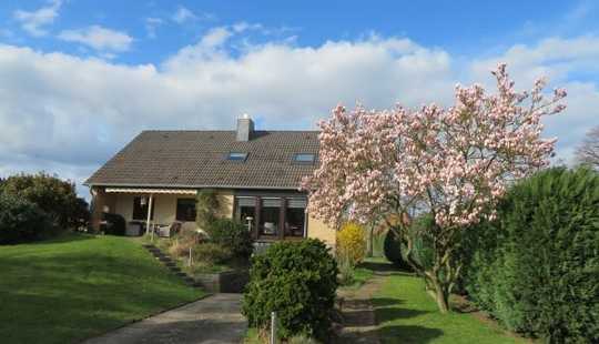 Bild von *Isernhagen-OT* 1-2 Fam.-Haus auf idyllischem 940 m² großem Grundstück.