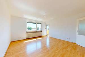 ** Äußerst attraktive 4ZKB Eigentumswohnung mit durchdachtem Grundriss und Balkon in City Lage ** – Die vollständige Adresse der Immobilie erhältst du vom Anbieter., 85053 Südost, Ingolstadt – Vorschaubild 2