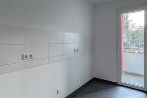 Schicke 2-Zi-Wohnung mit großem Balkon! – Goerdeler Str. 3, 65197 Wiesbaden – Vorschaubild 3
