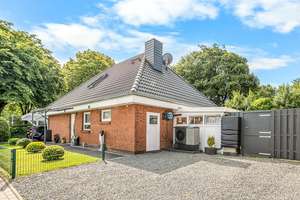 Saniertes Haus in zentraler Lage mit Wintergarten in Leck – Die vollständige Adresse der Immobilie erhältst du vom Anbieter., 25917 Leck – Vorschaubild 2
