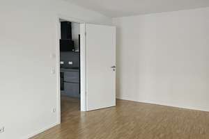 Mit Chick und Charme: 3 Zimmer mit Balkon, moderne Ausstattung, Einbauküche, Tageslichtbad, Aufzug – Biklenstraße 10, 70327 Untertürkheim (Ortsteil), Stuttgart – Vorschaubild 10