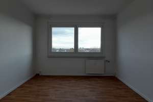 Schöne helle 3 Raum Wohnung mit Balkon in ruhiger Lage – Walter-Arnold-Str. 25, 1219 Strehlen, Dresden – Vorschaubild 4